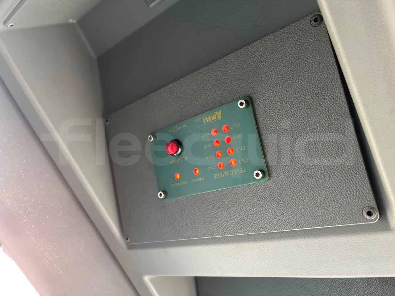 Mercedes-Benz O 530 5303/P - Euro 5 - 210 kW - 11.950 mt - radio accessories photo