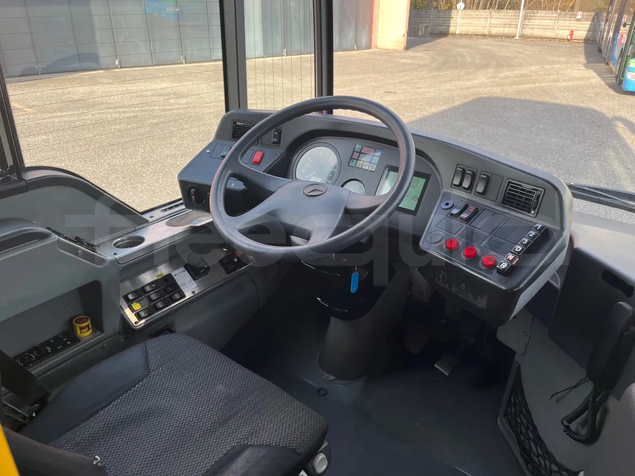 Mercedes-Benz O 530 5303/P - Euro 5 - 210 kW - 11.950 mt - buttons panels on