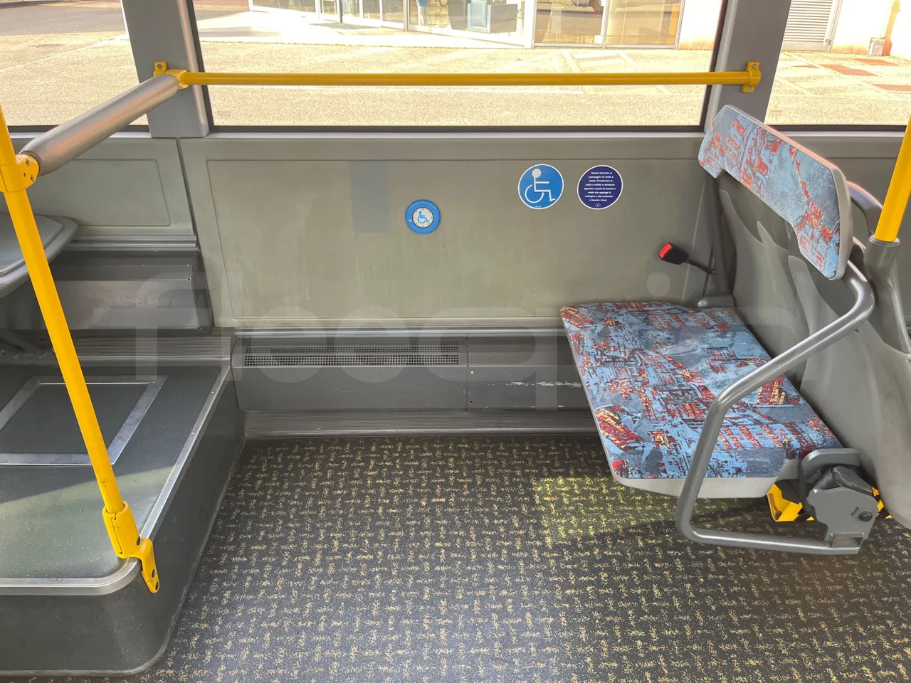 Mercedes-Benz O 530 5303/P - Euro 5 - 210 kW - 11.950 mt - disabled area photo