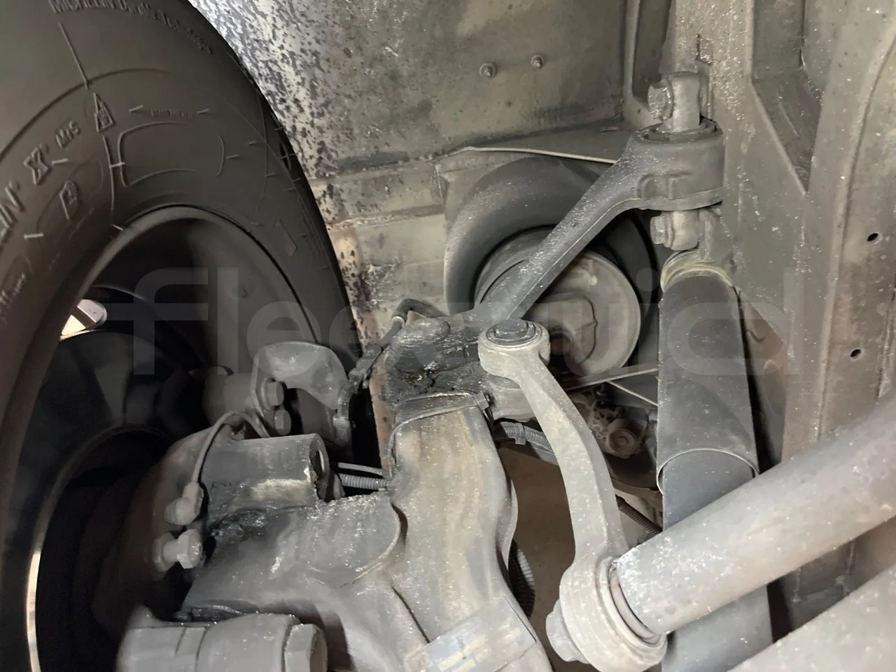 Mercedes-Benz O 530 5303/P - Euro 5 - 210 kW - 11.950 mt - front air springs left