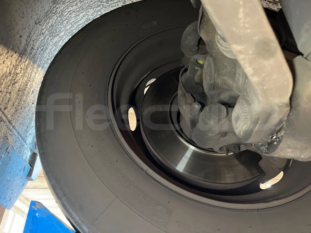 Mercedes-Benz O 530 5303/P - Euro 5 - 210 kW - 11.950 mt - front discs left