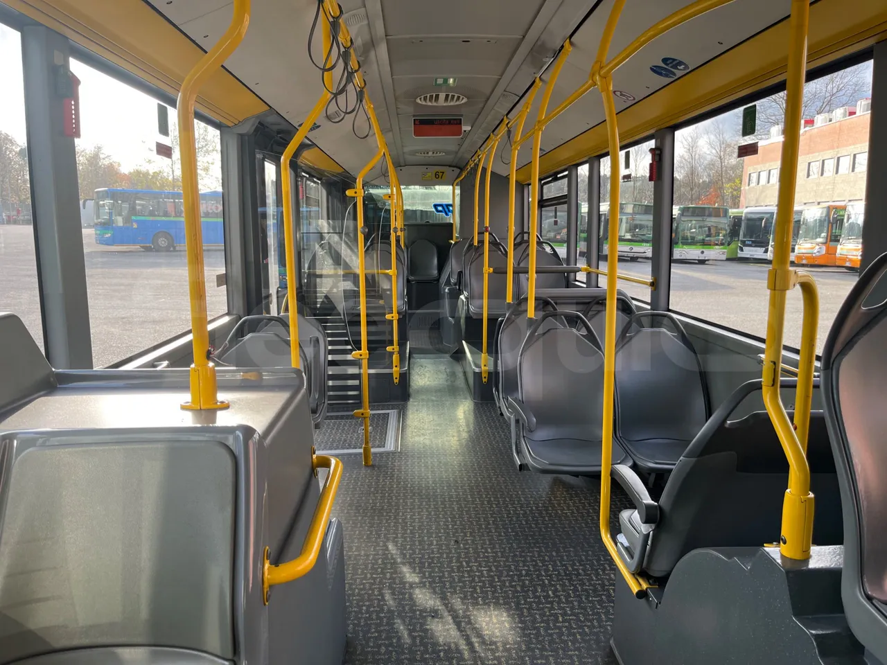 Mercedes-Benz O 530 5303/P - Euro 5 - 210 kW - 11.950 mt - interior reverse seats driver height