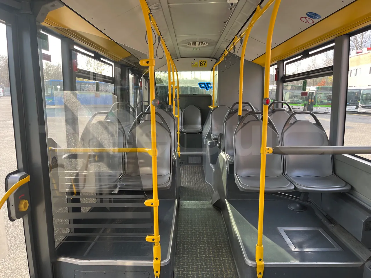 Mercedes-Benz O 530 5303/P - Euro 5 - 210 kW - 11.950 mt - reverse view middle aisle