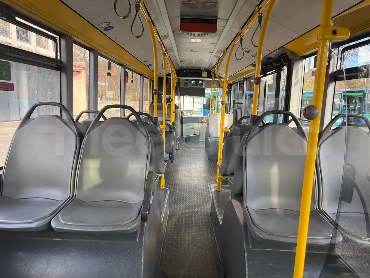 Mercedes-Benz O 530 5303/P - Euro 5 - 210 kW - 11.950 mt - forward view all seats last row height