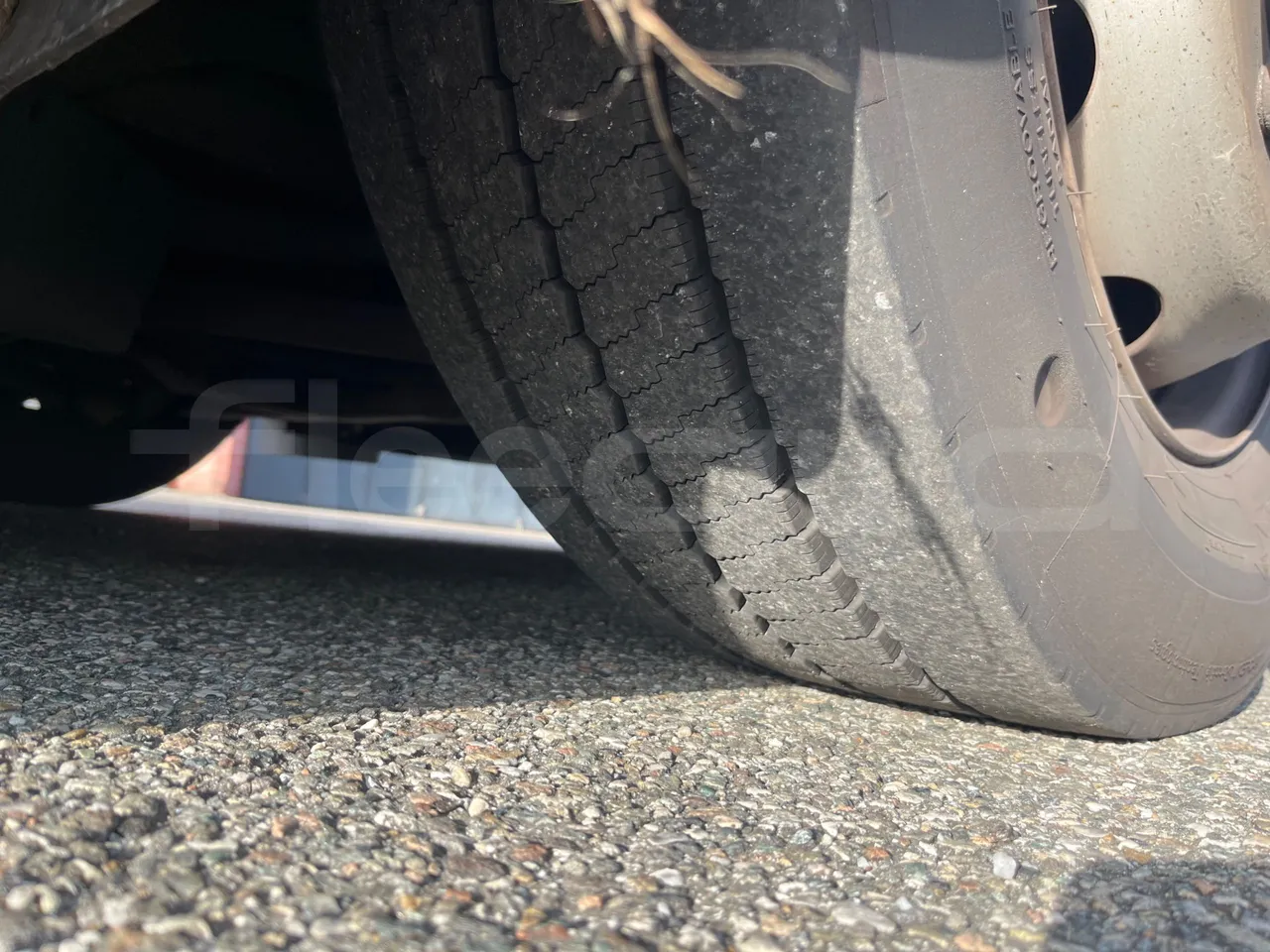 Mercedes-Benz O 530 5303/P - Euro 5 - 210 kW - 11.950 mt - tread condition second axle tires right