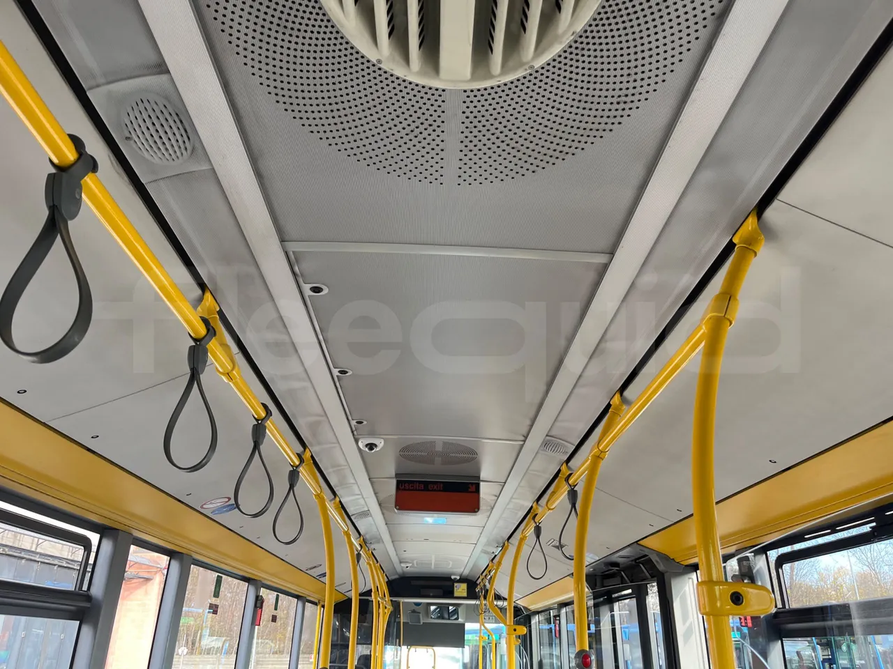 Mercedes-Benz O 530 5303/P - Euro 5 - 210 kW - 11.950 mt - overhead compartments photo