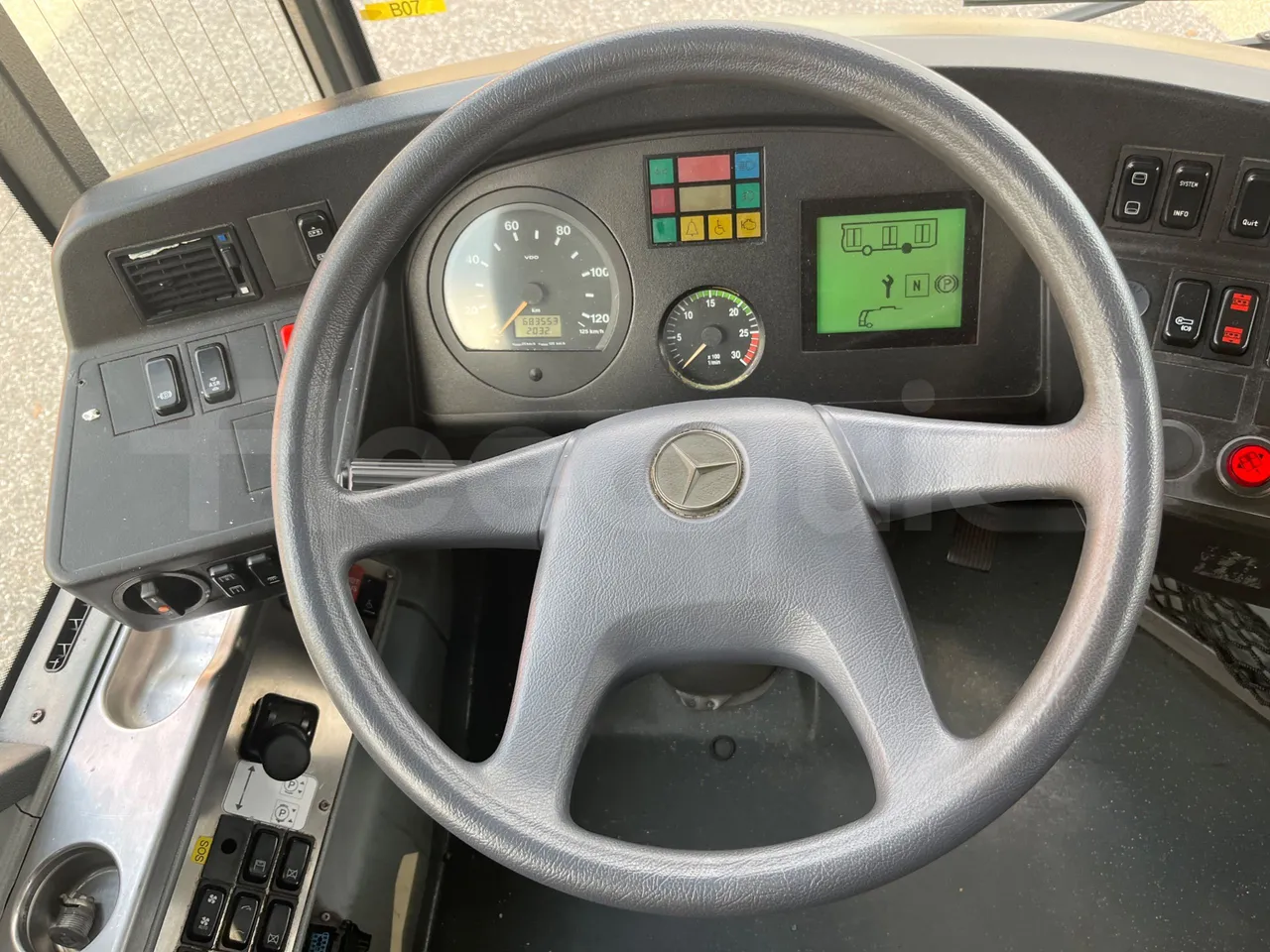 Mercedes-Benz O 530 5303/P - Euro 5 - 210 kW - 11.950 mt - steering wheel photo