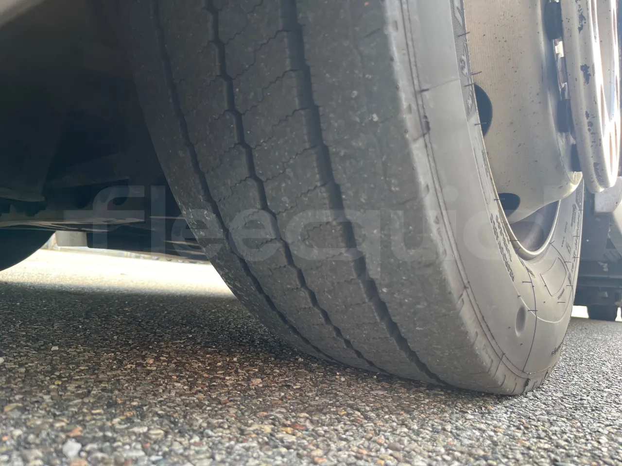 Mercedes-Benz O 530 5303/P - Euro 5 - 210 kW - 11.950 mt - rear left tire photo