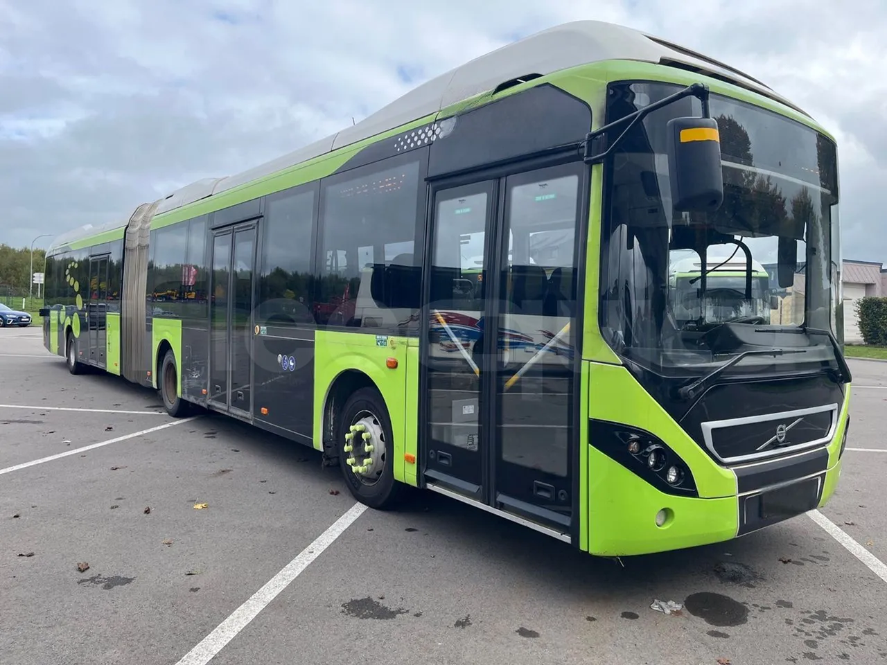 Volvo G891H L291LH24J8100 / Euro 6 - 177 Kw - 18.750 Mt - 3/4 front right doors