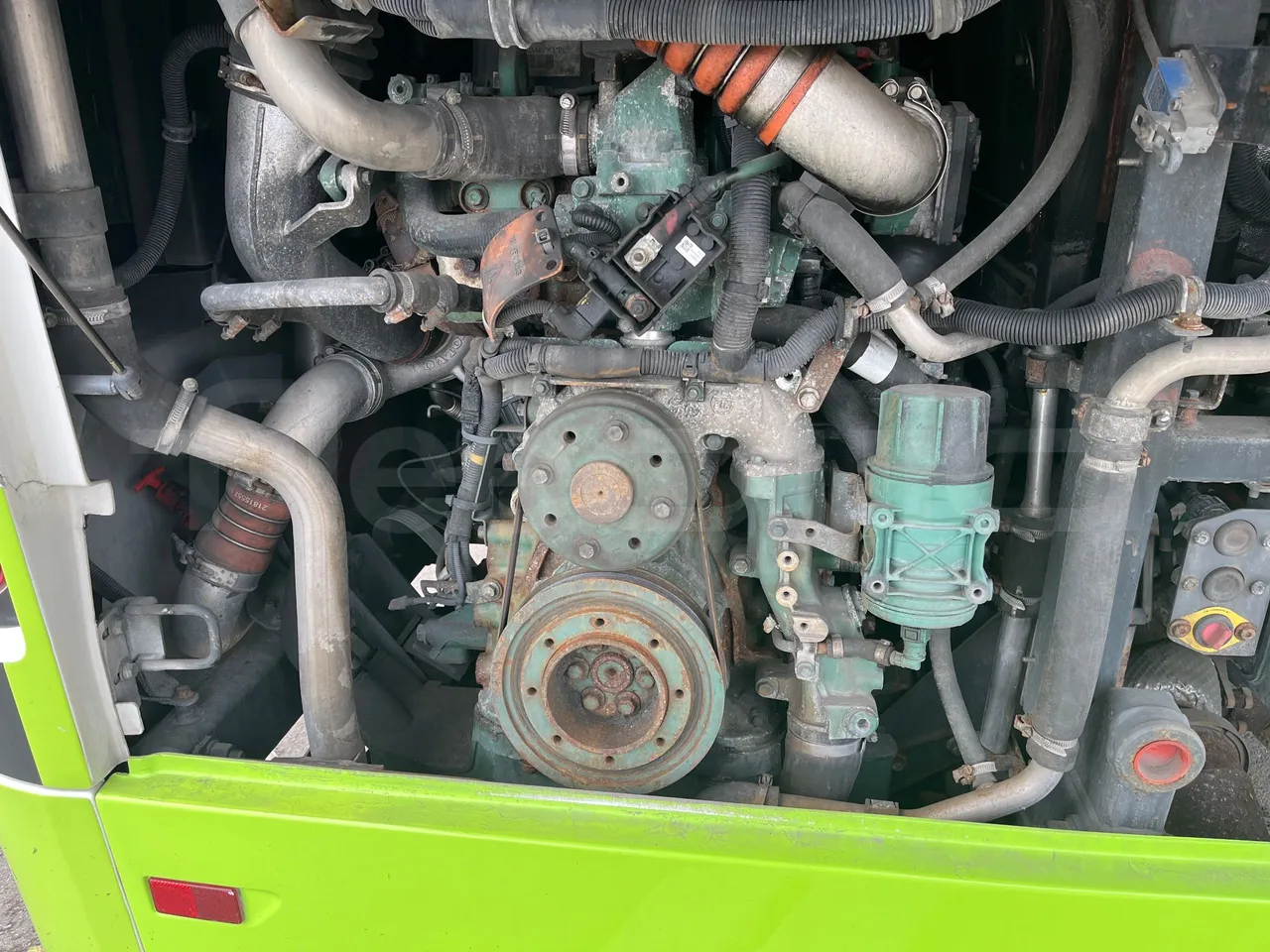 Volvo G891H L291LH24J8100 / Euro 6 - 177 Kw - 18.750 Mt - air conditioning compressor