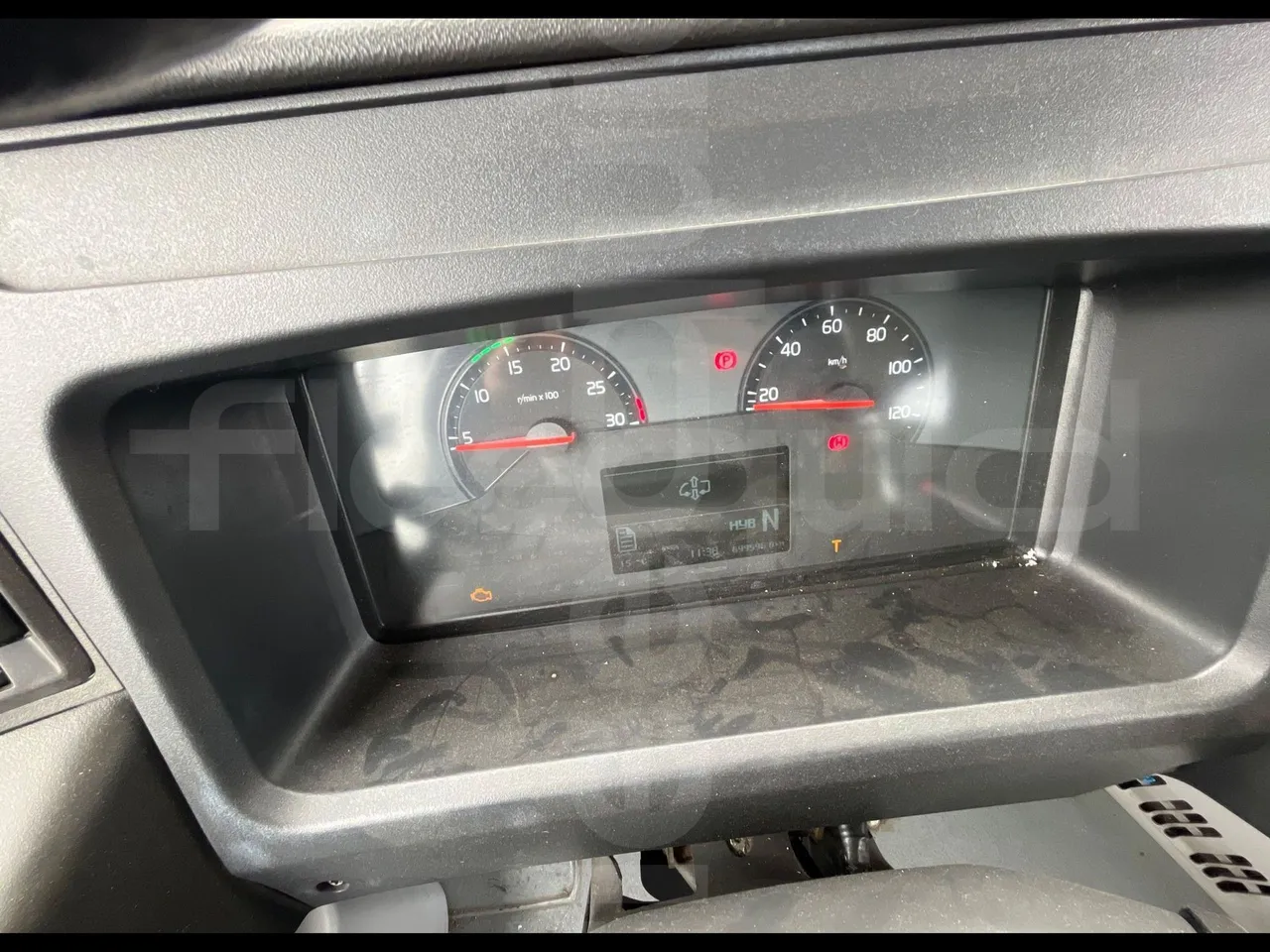 Volvo G891H L291LH24J8100 / Euro 6 - 177 Kw - 18.750 Mt - dashboard lights on