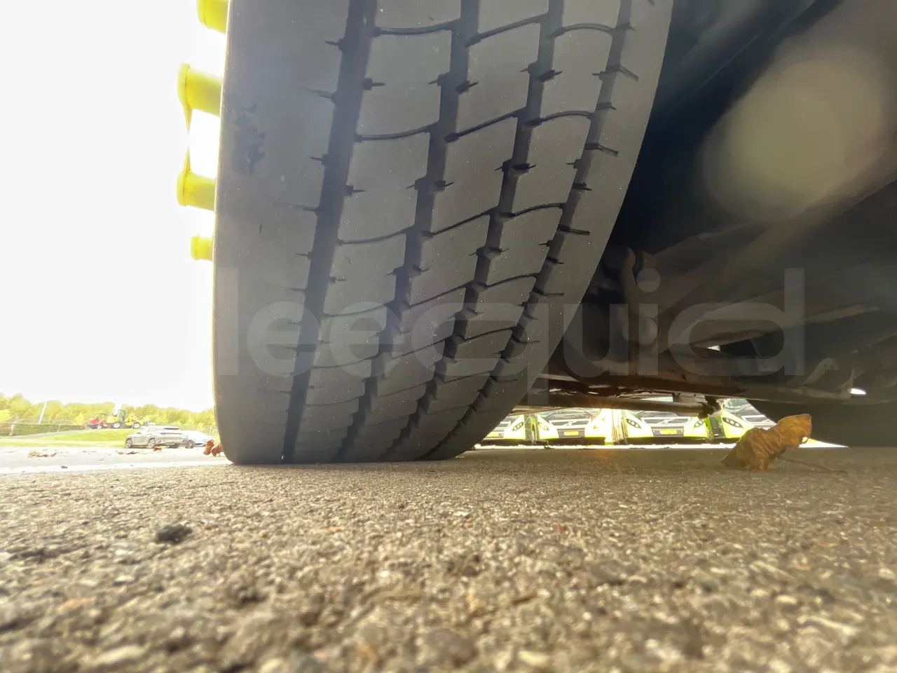 Volvo G891H L291LH24J8100 / Euro 6 - 177 Kw - 18.750 Mt - tread condition front tires right