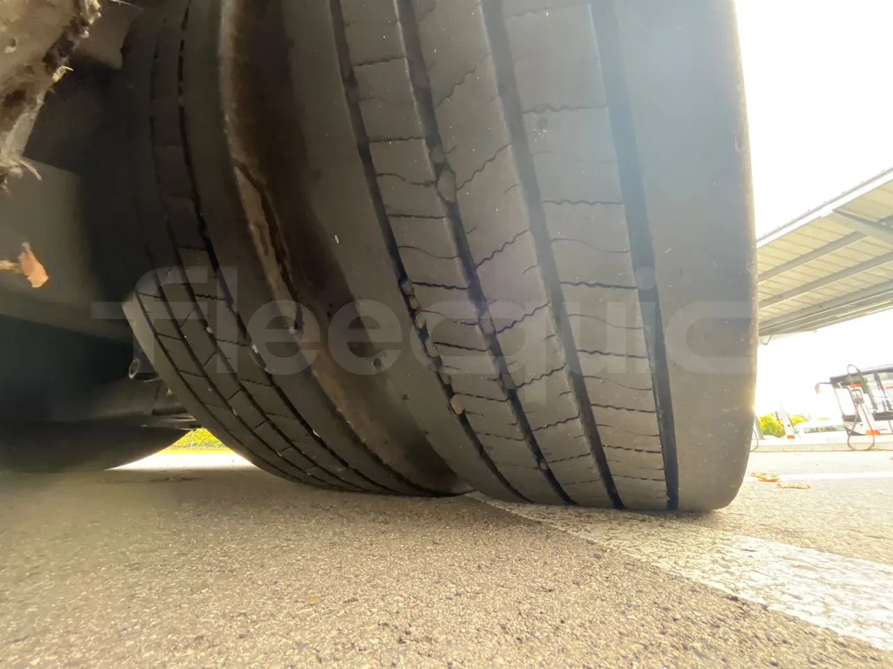 Volvo G891H L291LH24J8100 / Euro 6 - 177 Kw - 18.750 Mt - tread condition second axle tires right
