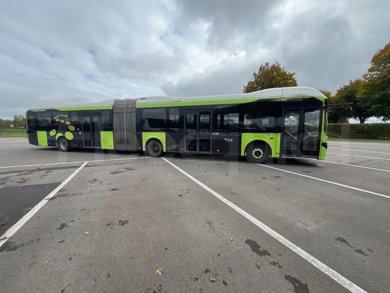 Volvo G891H L291LH24J8100 / Euro 6 - 177 Kw - 18.750 Mt - right side doors closed