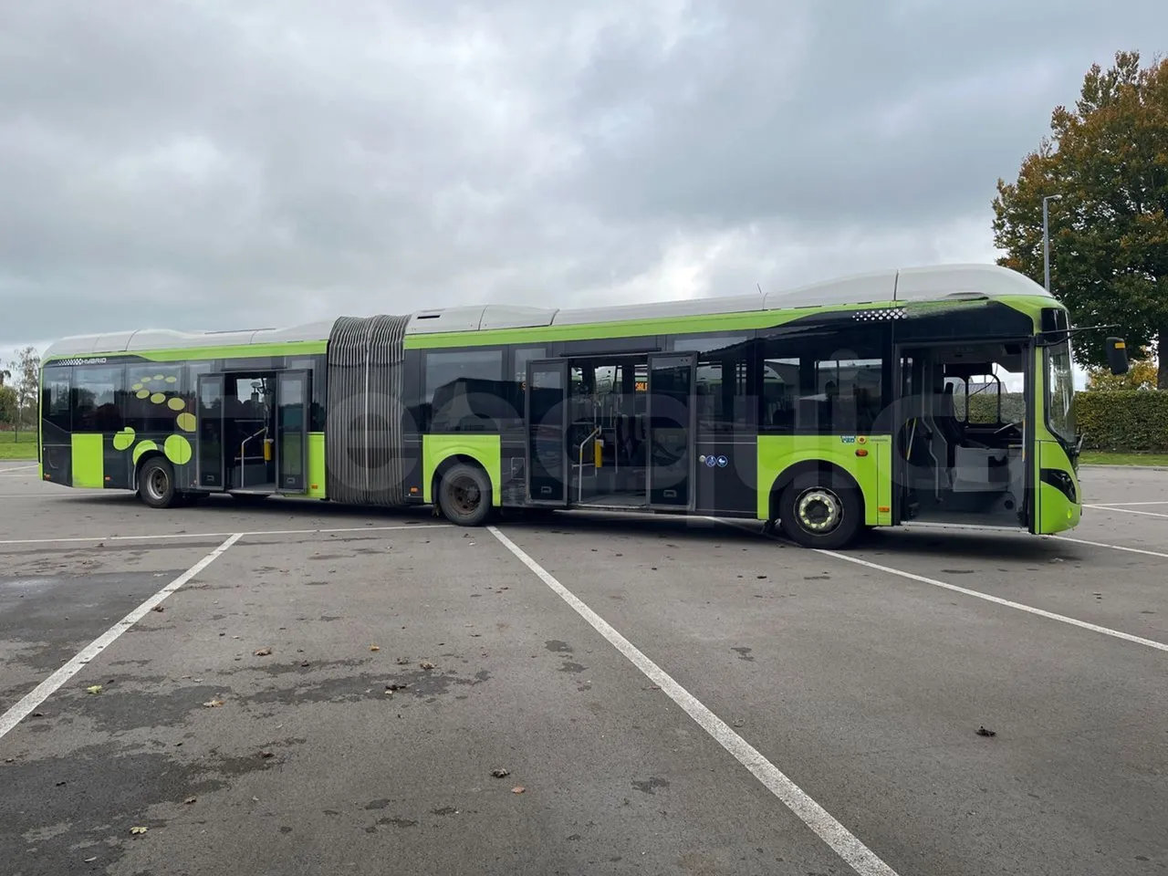 Volvo G891H L291LH24J8100 / Euro 6 - 177 Kw - 18.750 Mt - right side doors open
