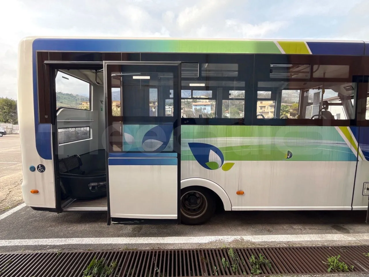 Indcar Mobi WGIVMY11 - Euro6 - 132kW - 8.000mt - front door 2 open