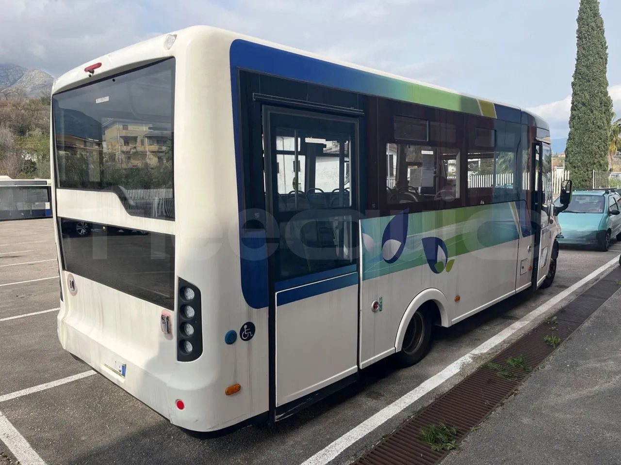 Indcar Mobi WGIVMY11 - Euro6 - 132kW - 8.000mt - 3/4 right rear doors closed