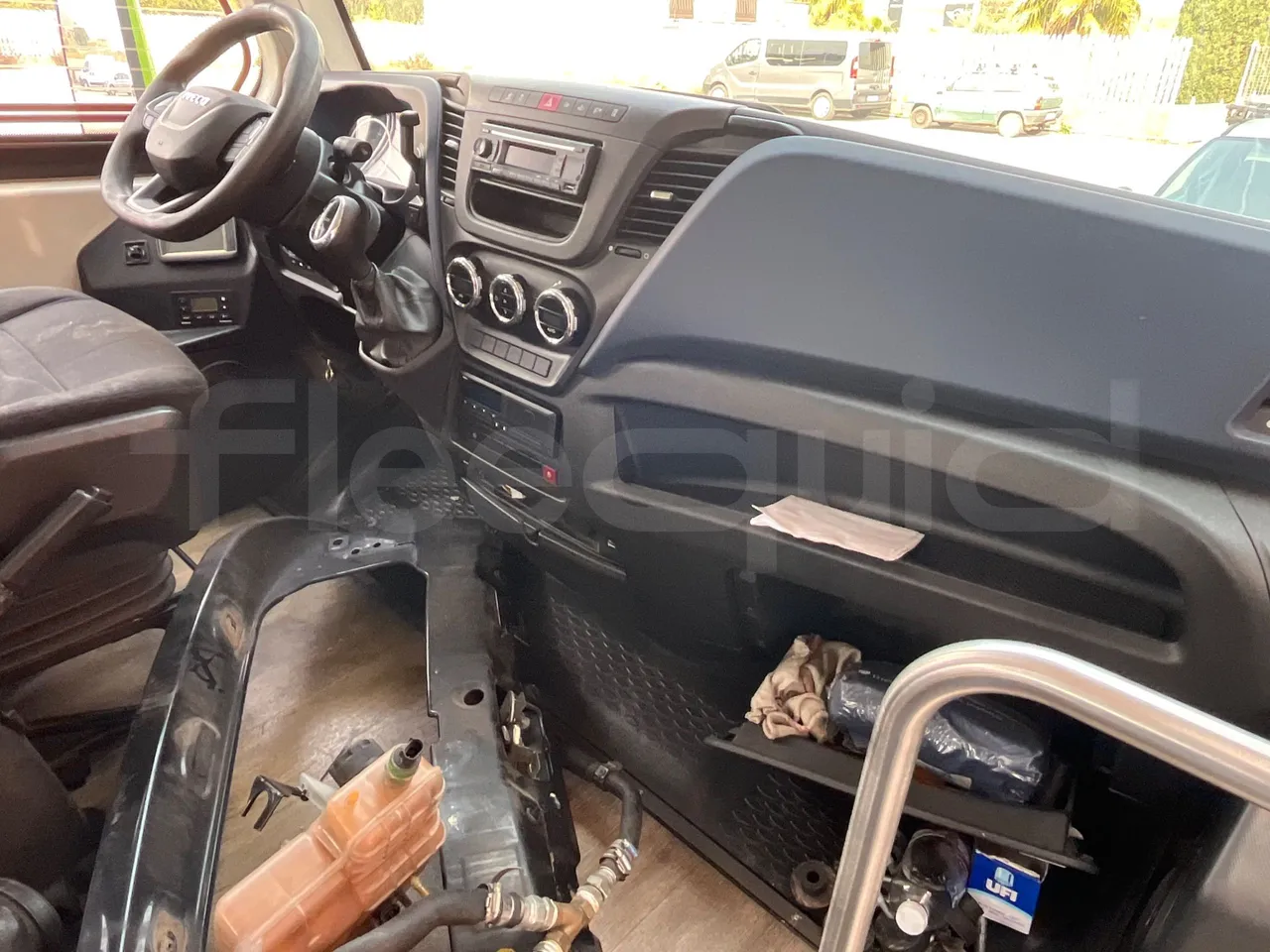 Indcar Mobi WGIVMY11 - Euro6 - 132kW - 8.000mt - buttons panels on