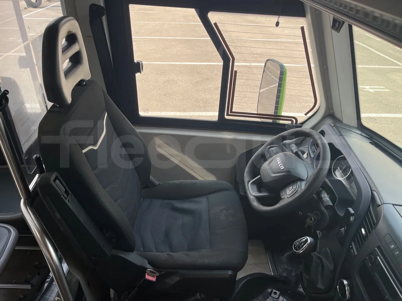 Indcar Mobi WGIVMY11 - Euro6 - 132kW - 8.000mt - driver's seat photo