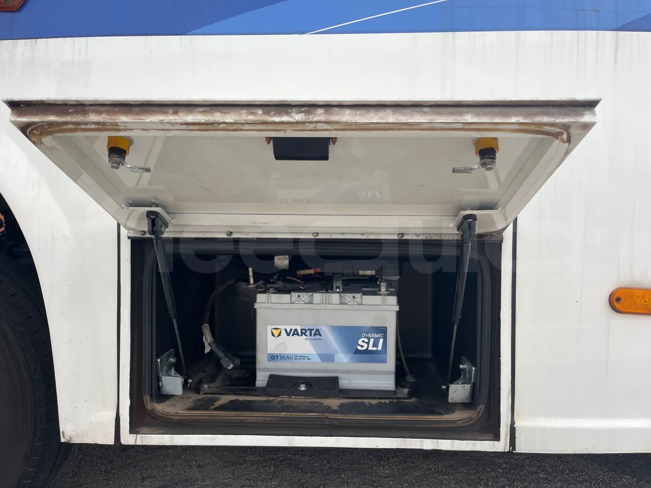 Indcar Mobi WGIVMY11 - Euro6 - 132kW - 8.000mt - external compartments photo