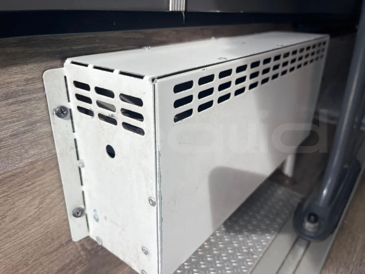 Indcar Mobi WGIVMY11 - Euro6 - 132kW - 8.000mt - footrest detail photo