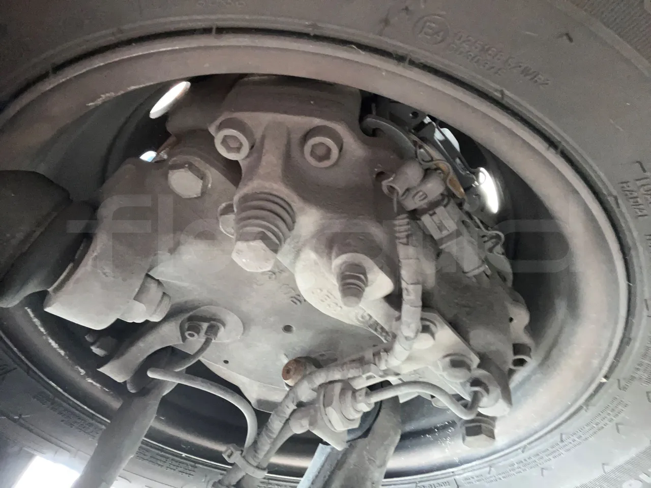 Indcar Mobi WGIVMY11 - Euro6 - 132kW - 8.000mt - front brake calipers left