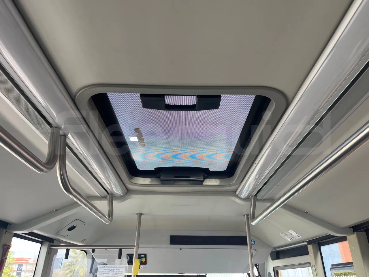 Indcar Mobi WGIVMY11 - Euro6 - 132kW - 8.000mt - roof hatch 2