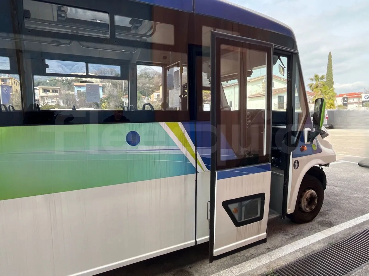 Indcar Mobi WGIVMY11 - Euro6 - 132kW - 8.000mt - platform open photo