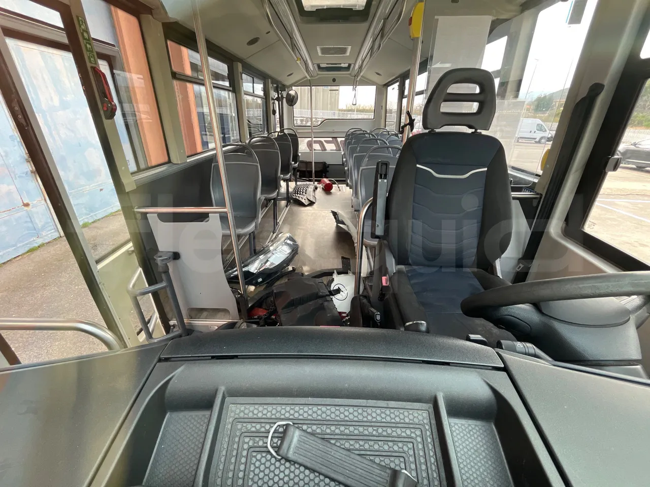 Indcar Mobi WGIVMY11 - Euro6 - 132kW - 8.000mt - hostess seat photo