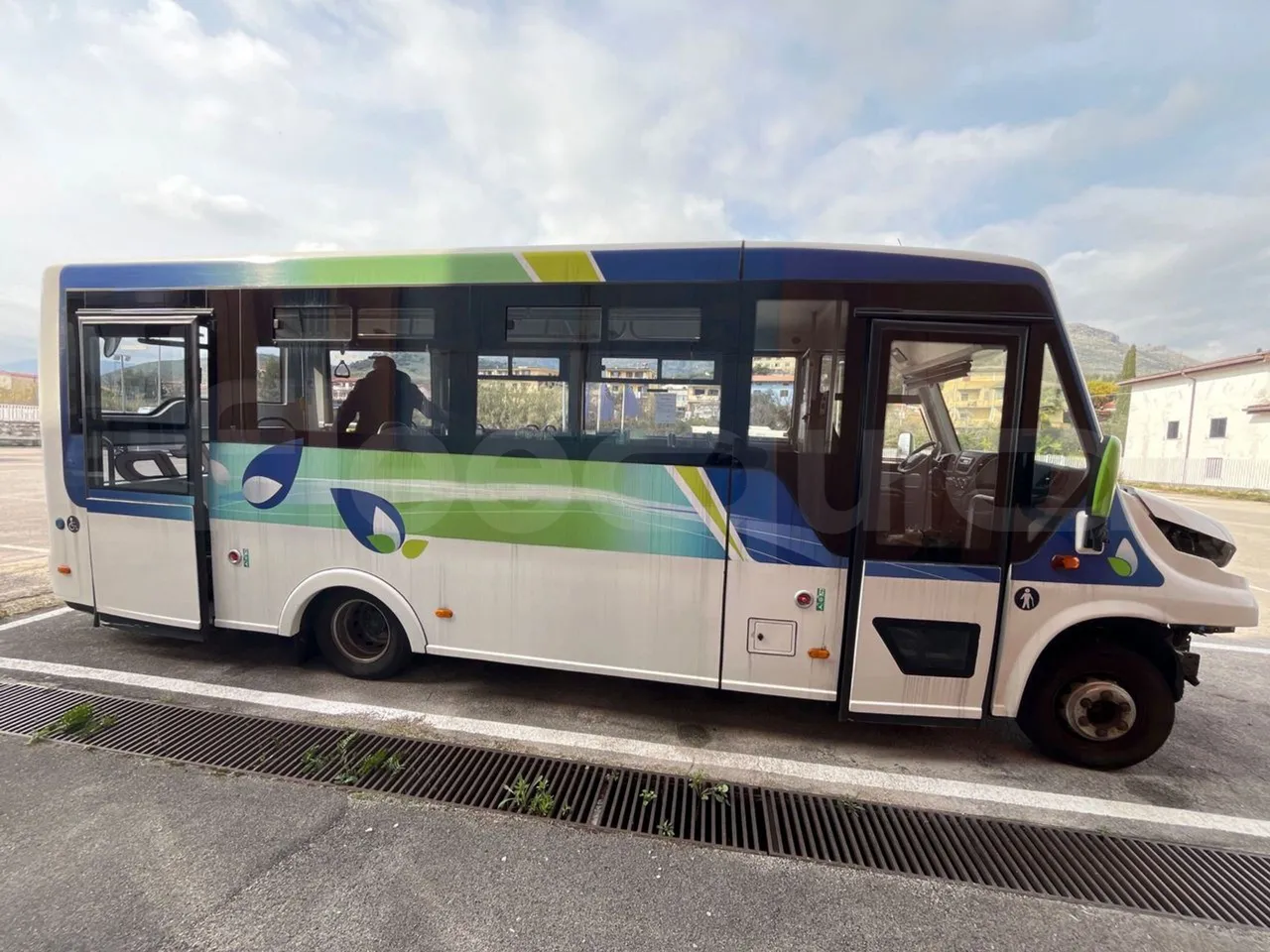 Indcar Mobi WGIVMY11 - Euro6 - 132kW - 8.000mt - right side doors closed