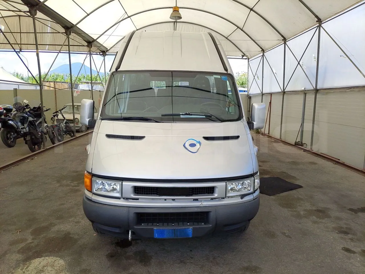 Iveco Daily A50C/19/H - EUR3 - 92kW -6.948m - front photo