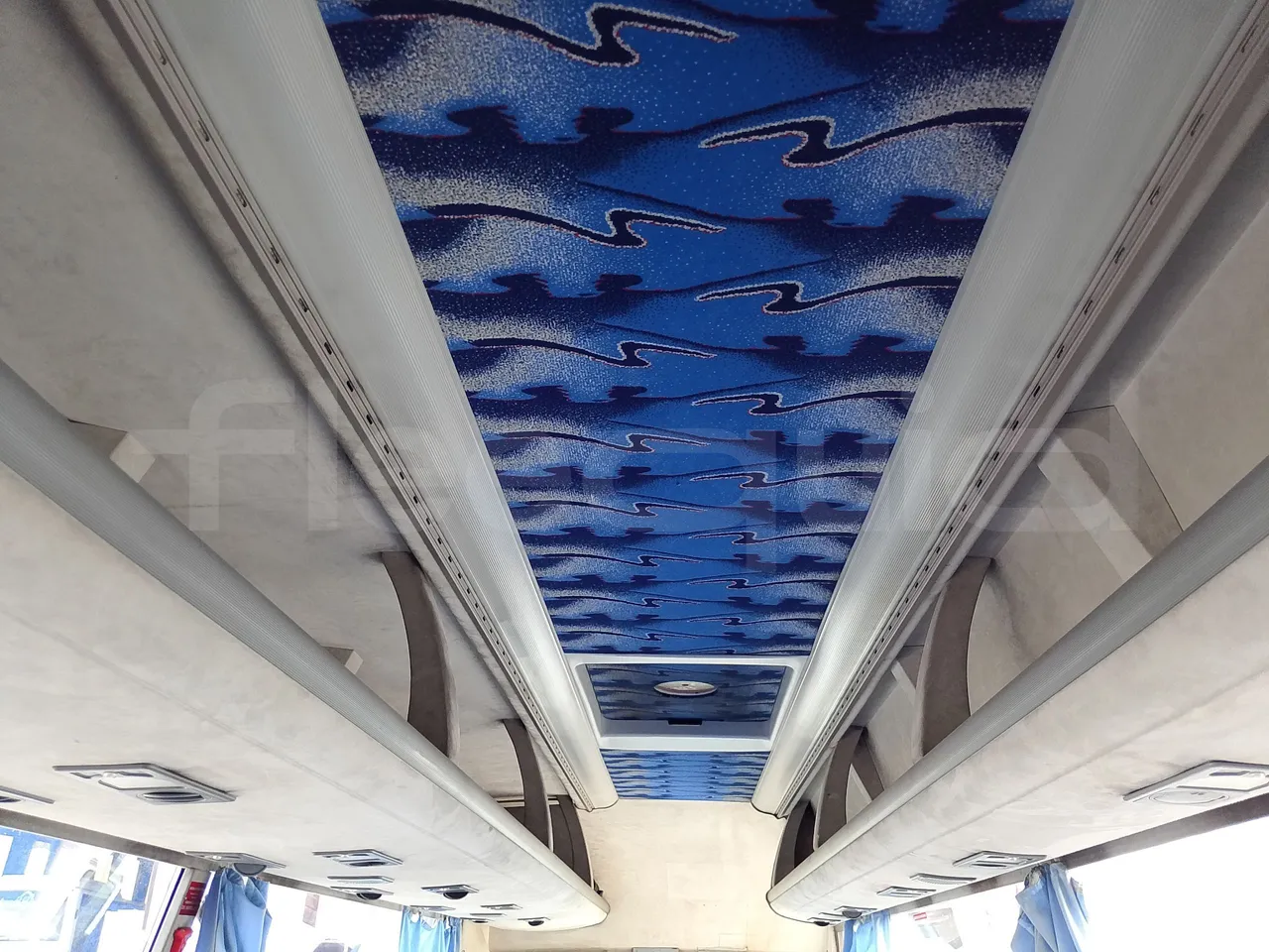 Iveco Daily A50C/19/H - EUR3 - 92kW -6.948m - overhead compartments photo