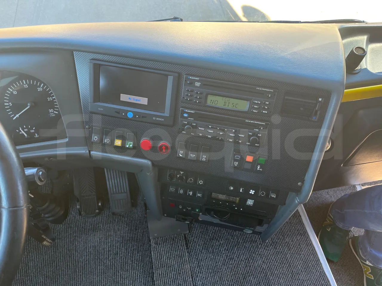 Van Hool Astronef T916 SF3 - Euro5 - 340kW - 13.200mt - radio accessories photo
