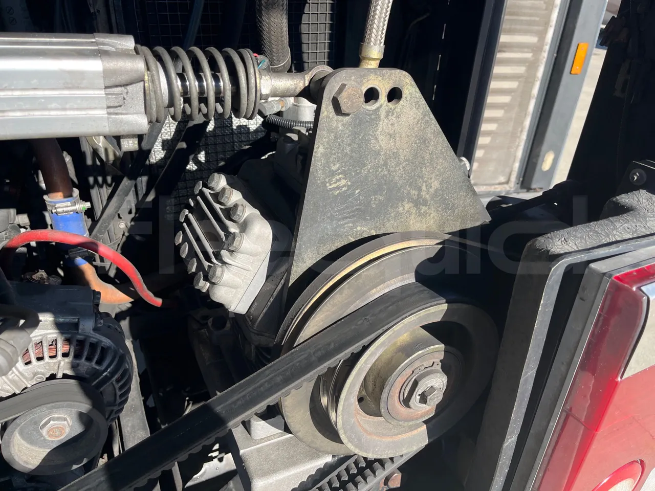 Van Hool Astronef T916 SF3 - Euro5 - 340kW - 13.200mt - air conditioning compressor