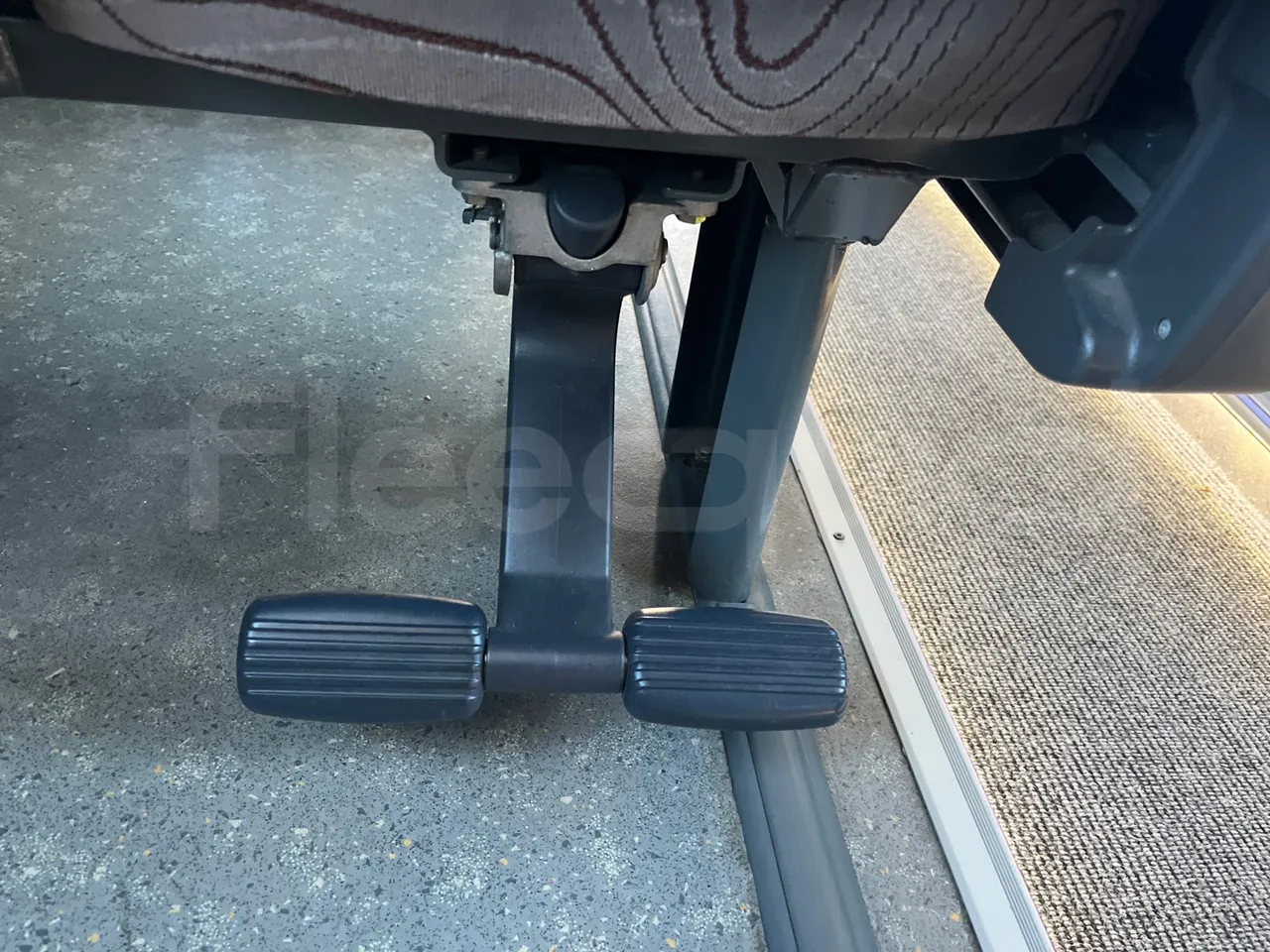 Van Hool Astronef T916 SF3 - Euro5 - 340kW - 13.200mt - footrest detail photo