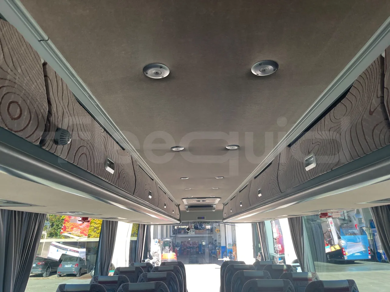 Van Hool Astronef T916 SF3 - Euro5 - 340kW - 13.200mt - overhead compartments photo