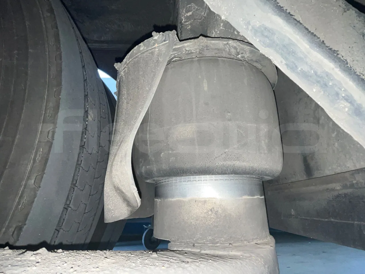 Van Hool Astronef T916 SF3 - Euro5 - 340kW - 13.200mt - axle 2 shock absorbers 2 left