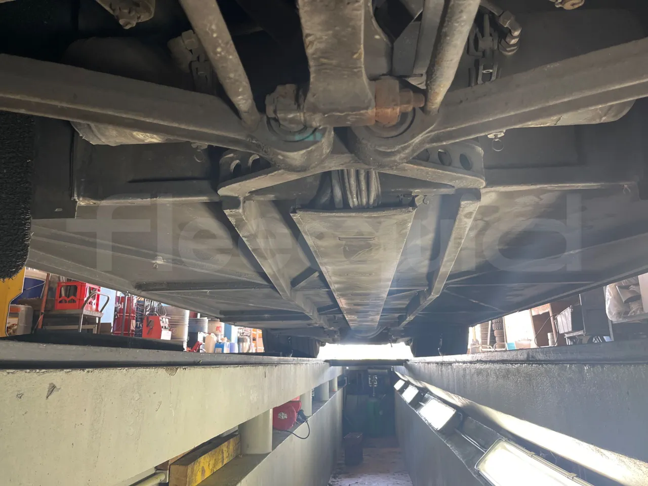 Van Hool Astronef T916 SF3 - Euro5 - 340kW - 13.200mt - central undercarriage photo