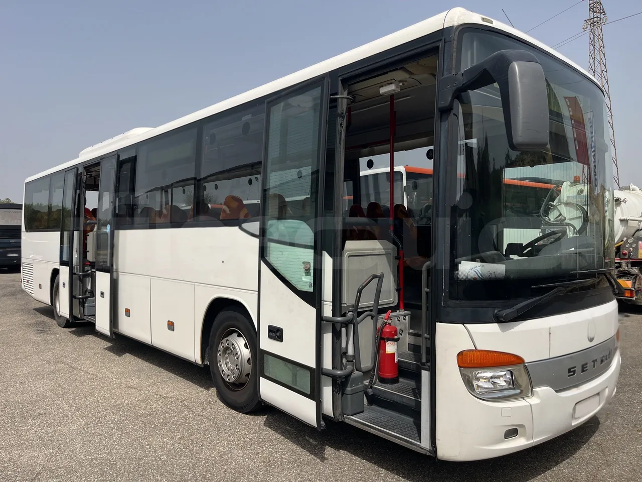 Setra S415 - 3/4 Front Right Side Doors Open