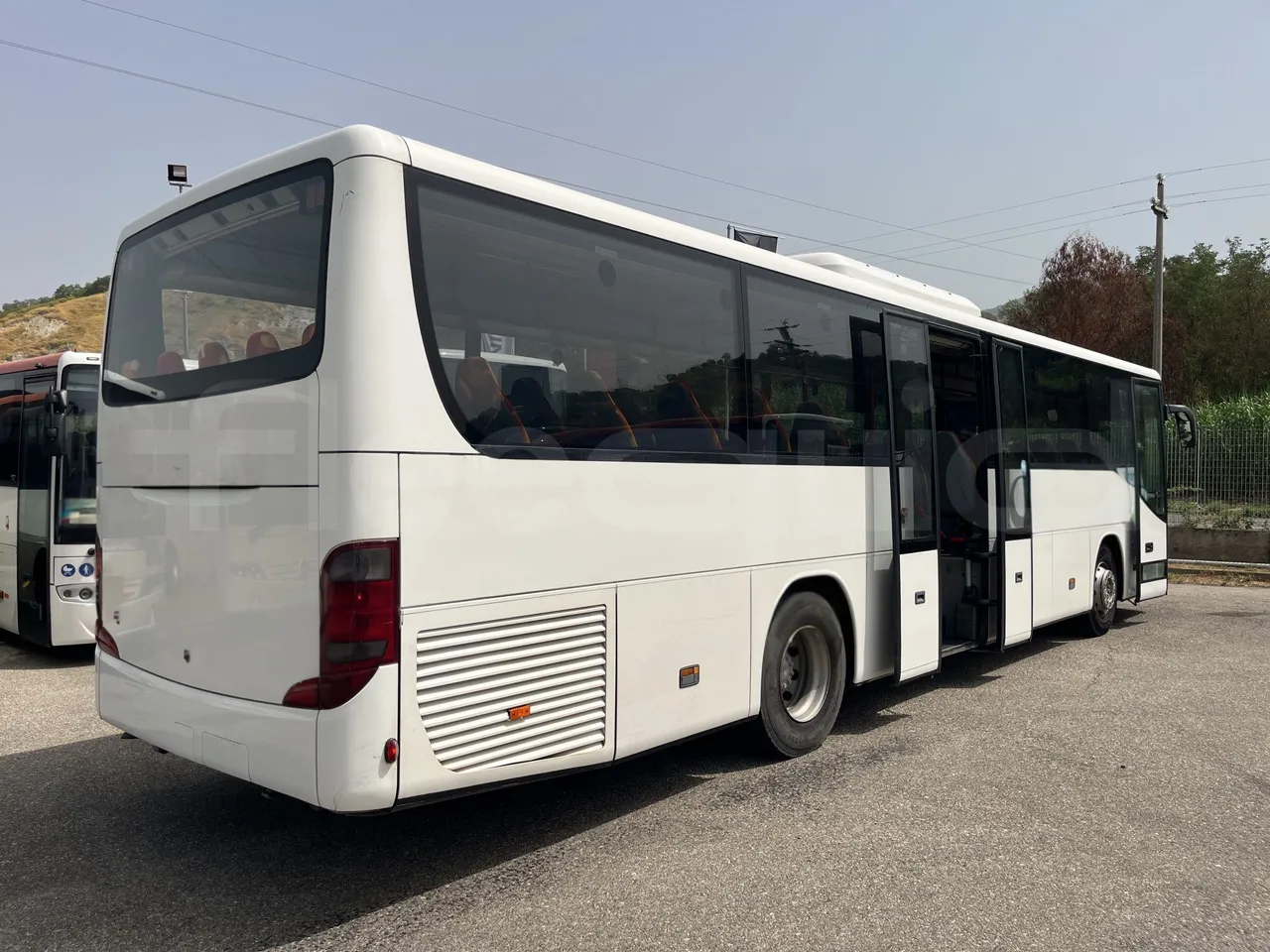 Setra S415 - 3/4 Rear Right Side Doors Open
