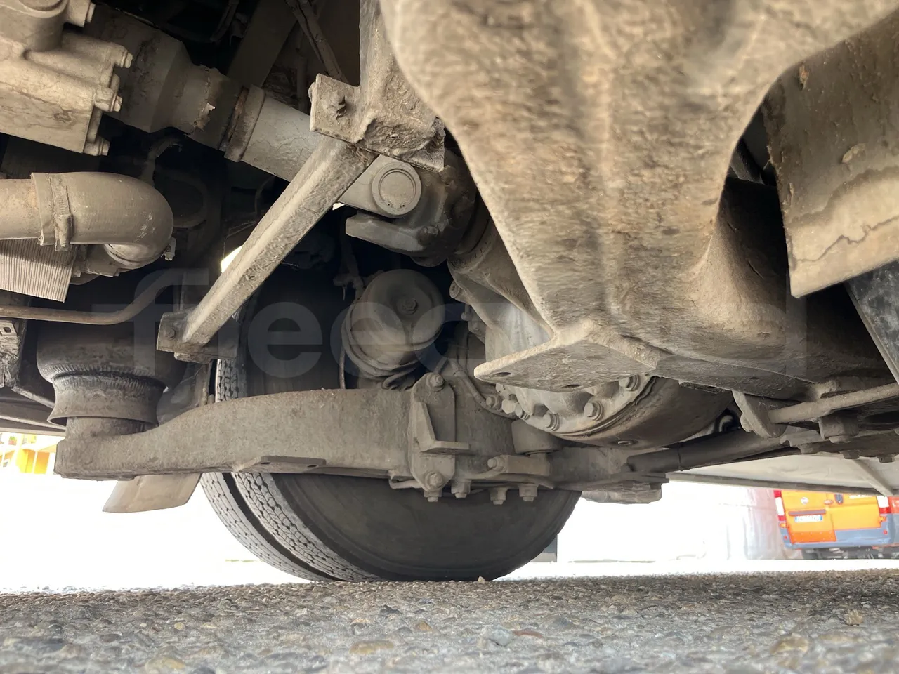 Setra S415 - Second Axle Discs Left Side
