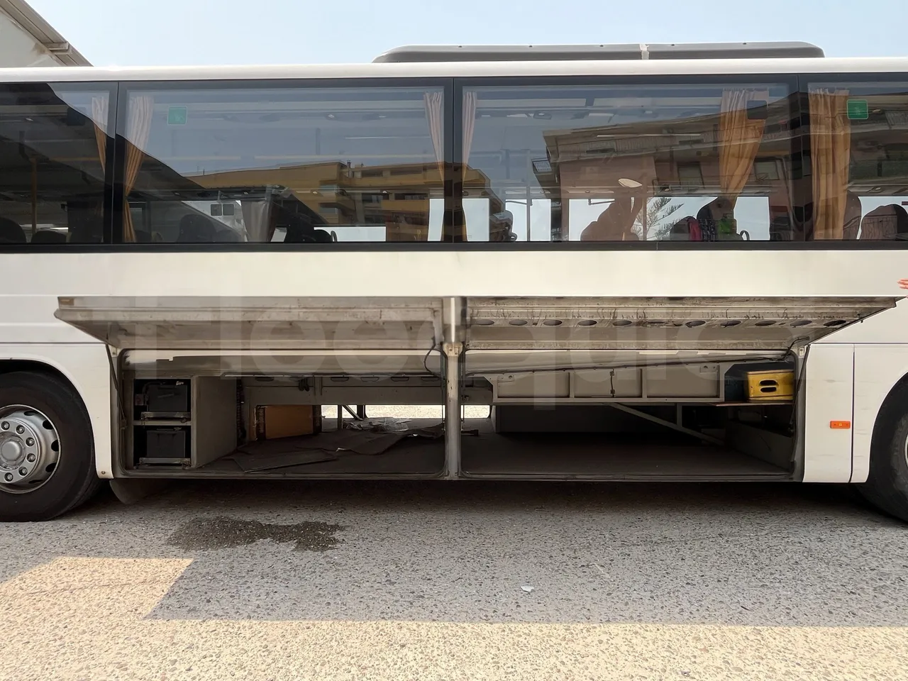 Setra S415 - Luggage Rack Left Side