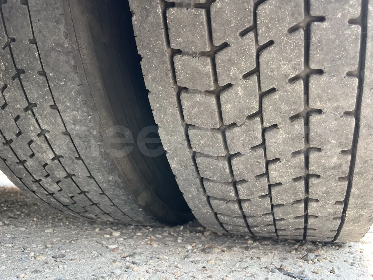 Setra S415 - Second Axle Left Side: Tyre Tread
