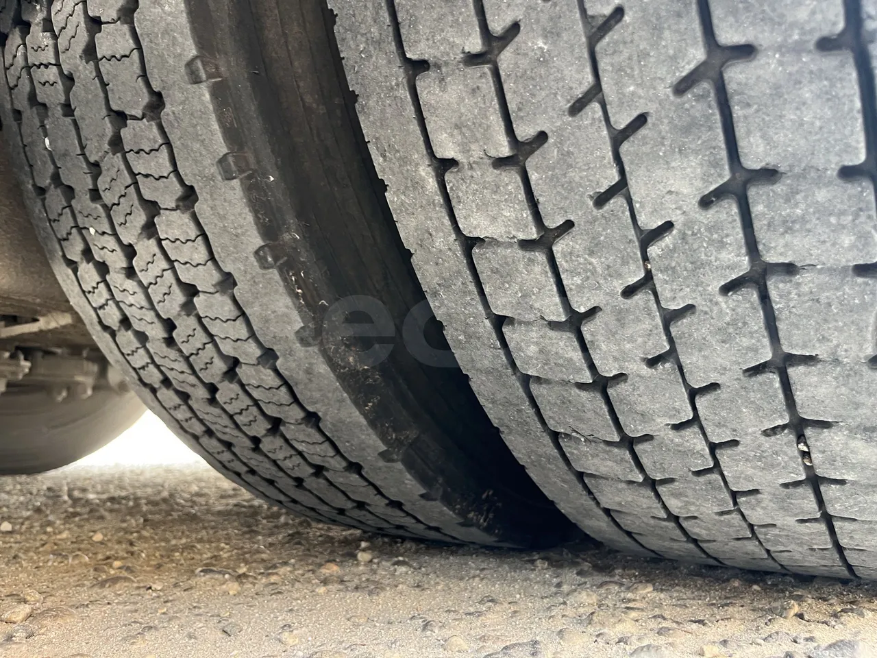 Setra S415 - Second Axle Right Side: Tyre Tread