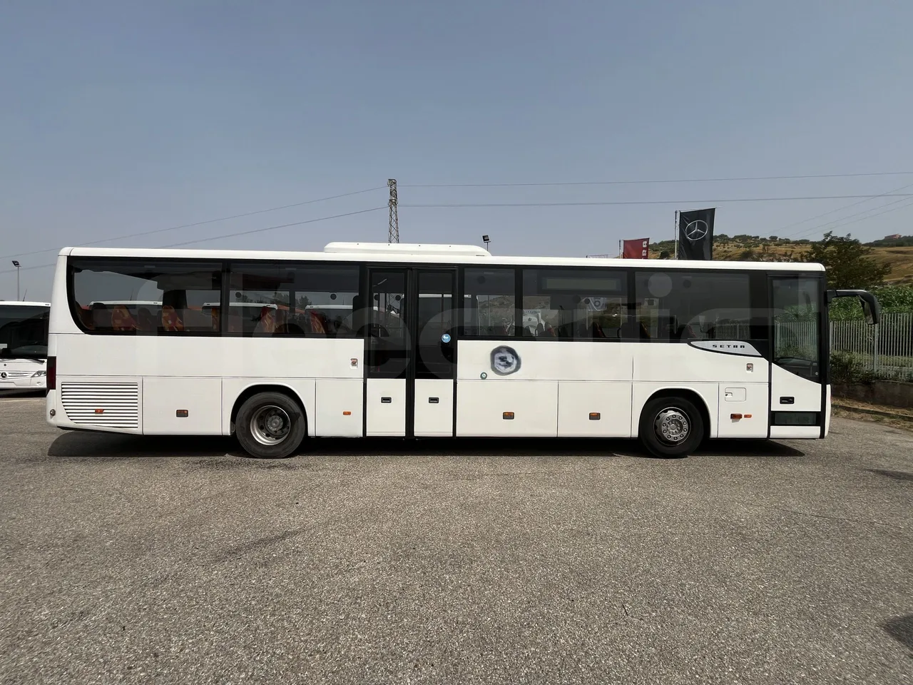Setra S415 - Right Side