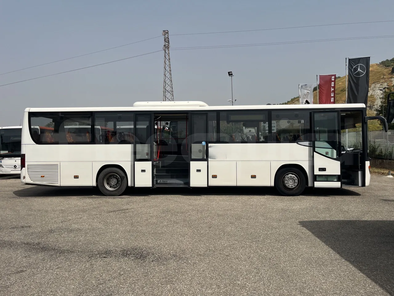 Setra S415 - Right Side Doors Open