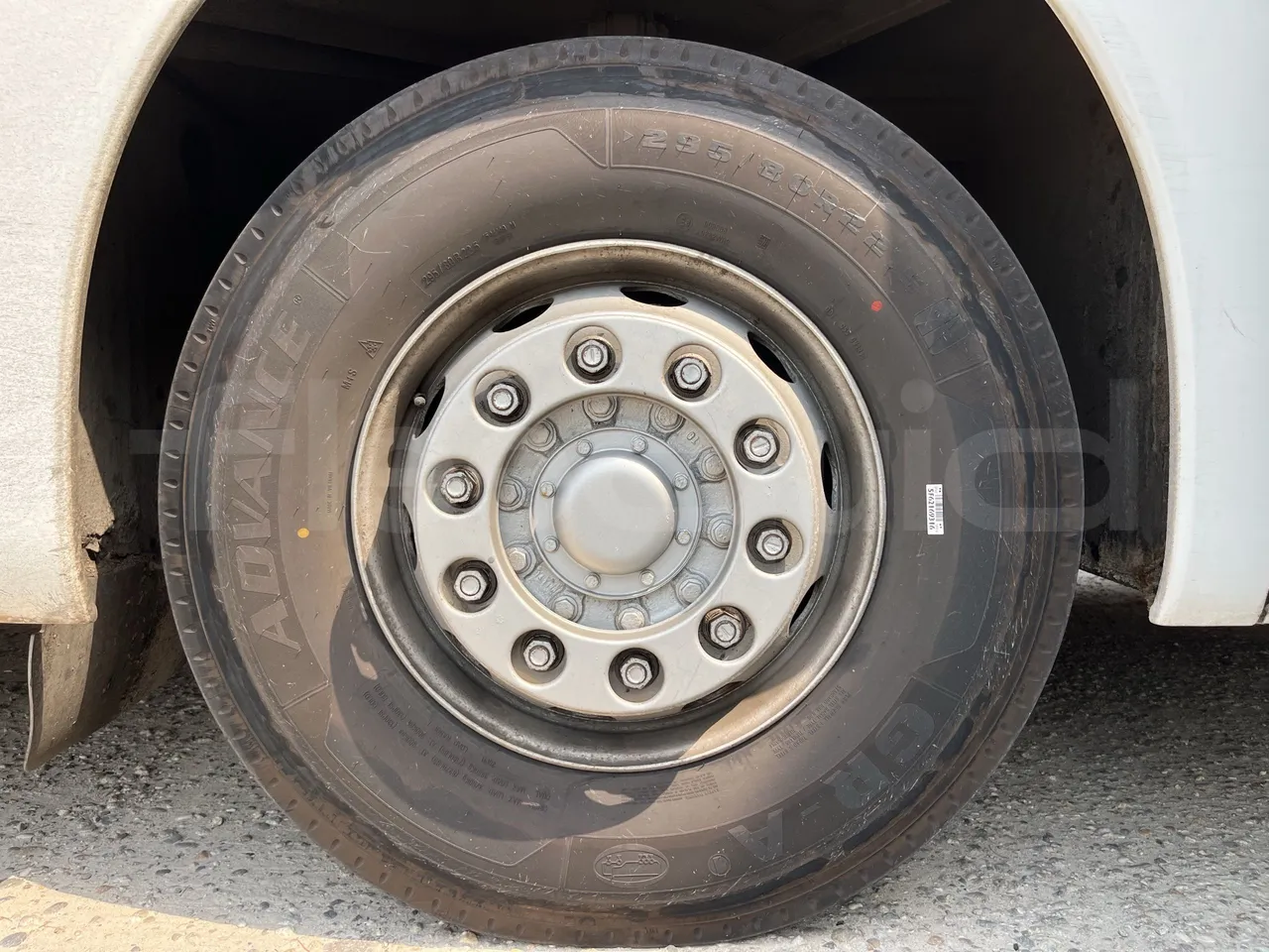 Setra S415 - First Axle Left Side: Tyre Size