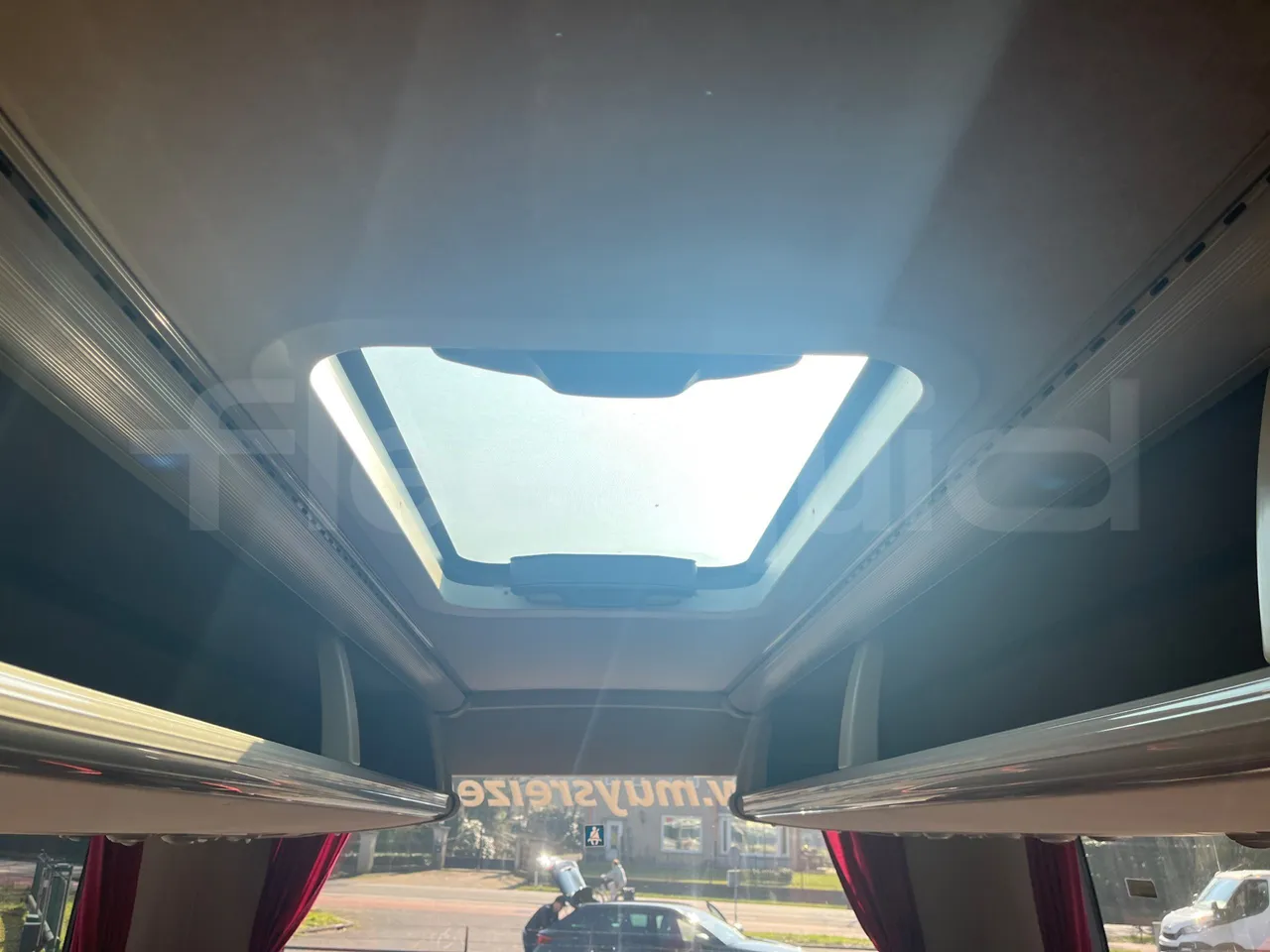 Vdl SB4000 SB4000  - Euro4 - 266kW - 12mt - roof hatch 1