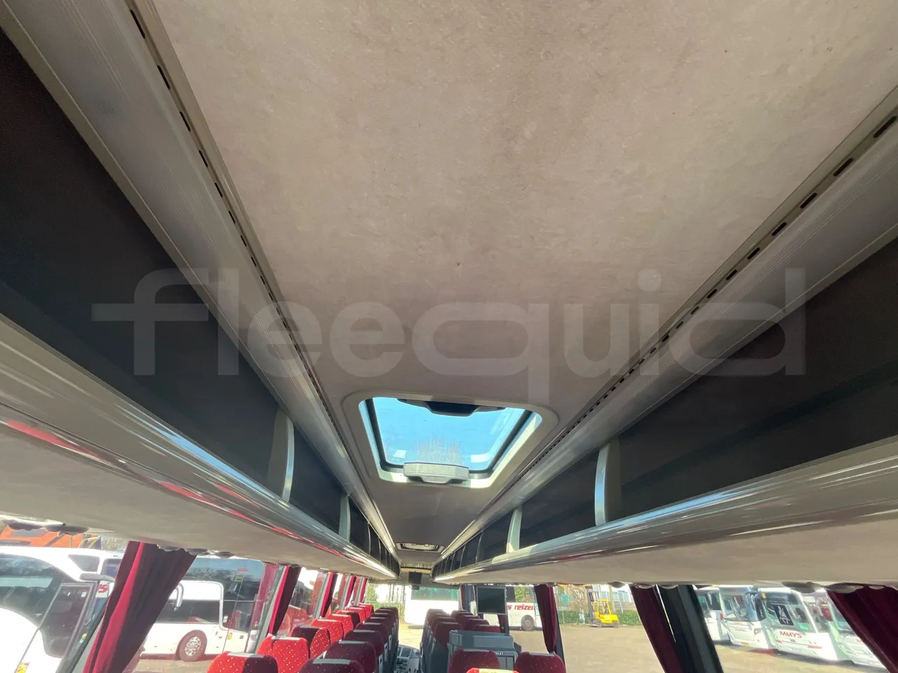 Vdl SB4000 SB4000  - Euro4 - 266kW - 12mt - overhead compartments photo