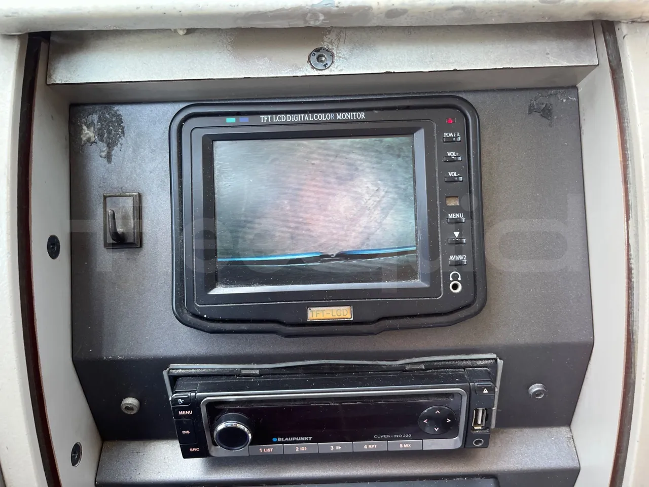 Mercedes-Benz Noge - Onboard Device 1